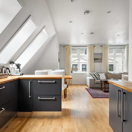 Apartment Scandinavian Hideaway I Private Balcony *