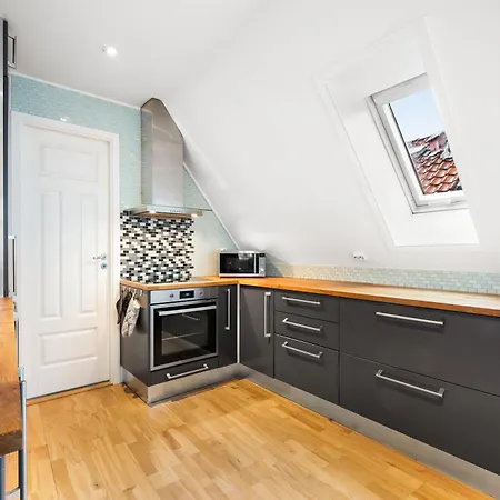 Scandinavian Hideaway I Private Balcony Apartment *