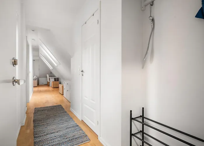 Scandinavian Hideaway I Private Balcony