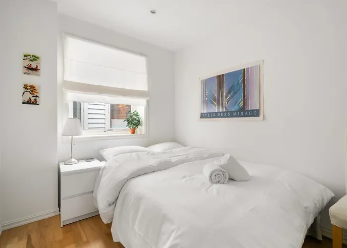 Scandinavian Hideaway I Private Balcony Apartment *